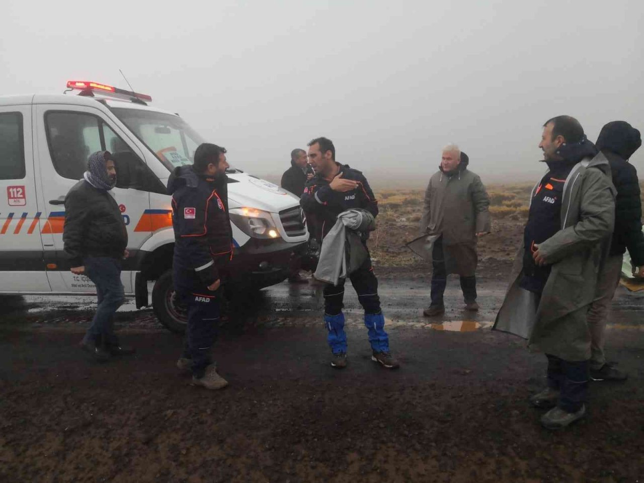 Kaybolan 13 yaşındaki çocuk, yoğun sis ve yağış altında aranıyor