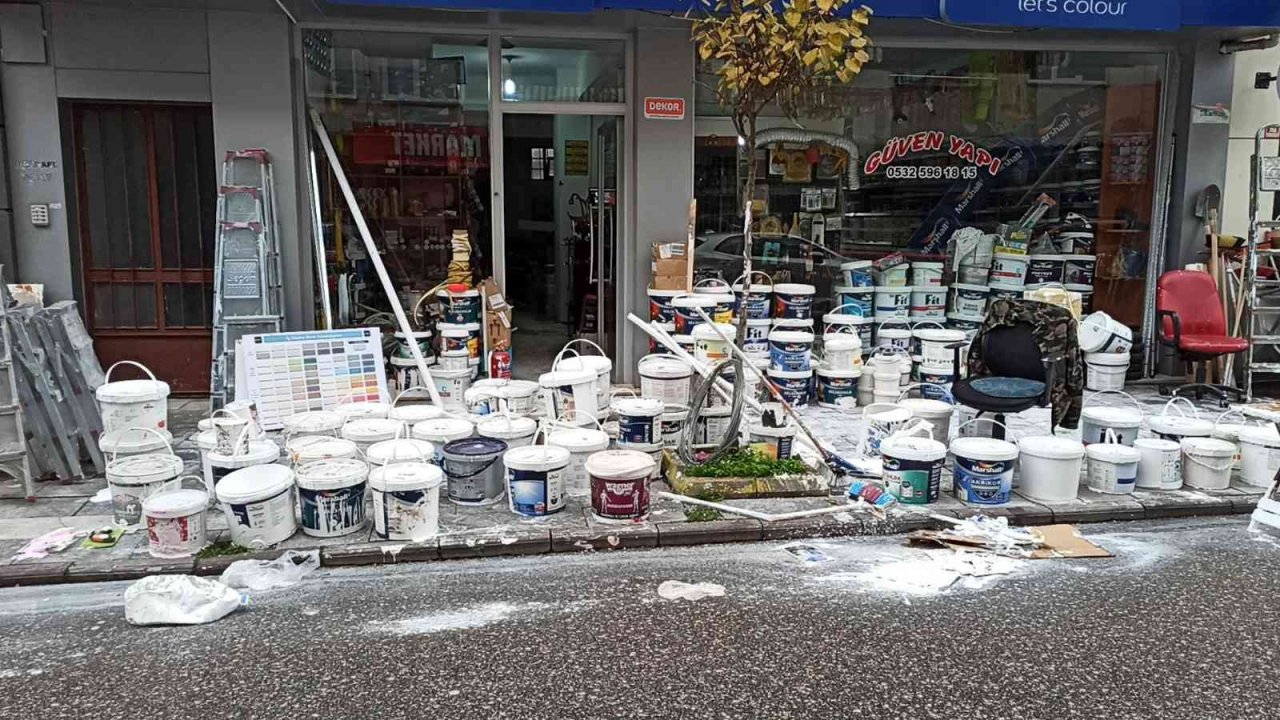 Düzce’de depremin izleri siliniyor