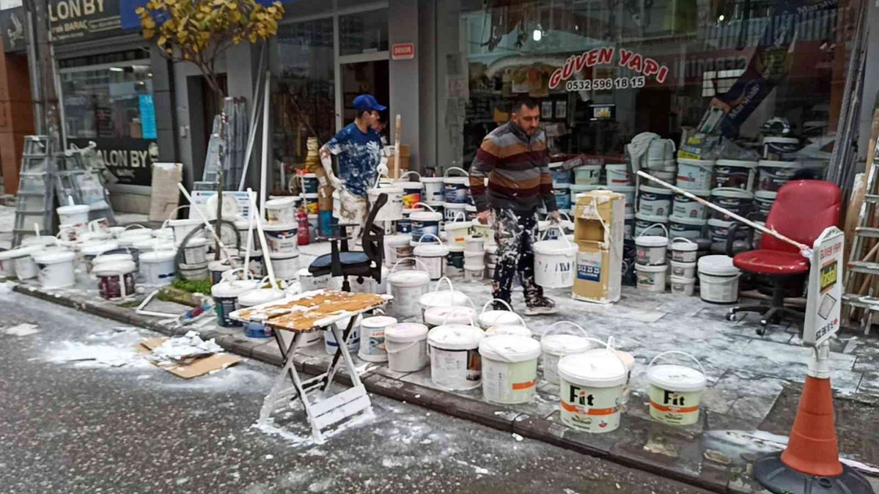 Düzce’de depremin izleri siliniyor