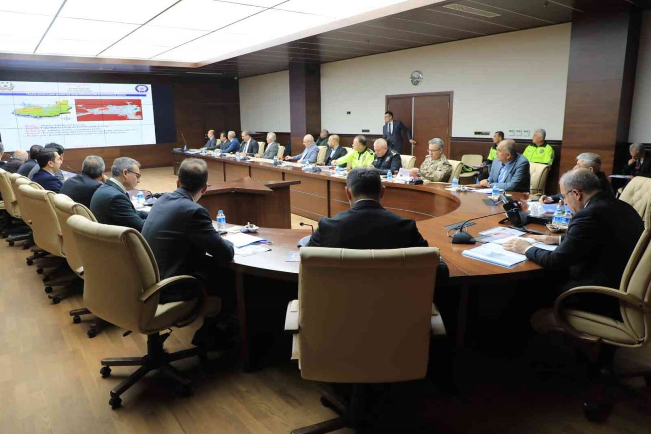 Elazığ’da ’kış mevsimi trafik tedbirleri’ toplantısı yapıldı