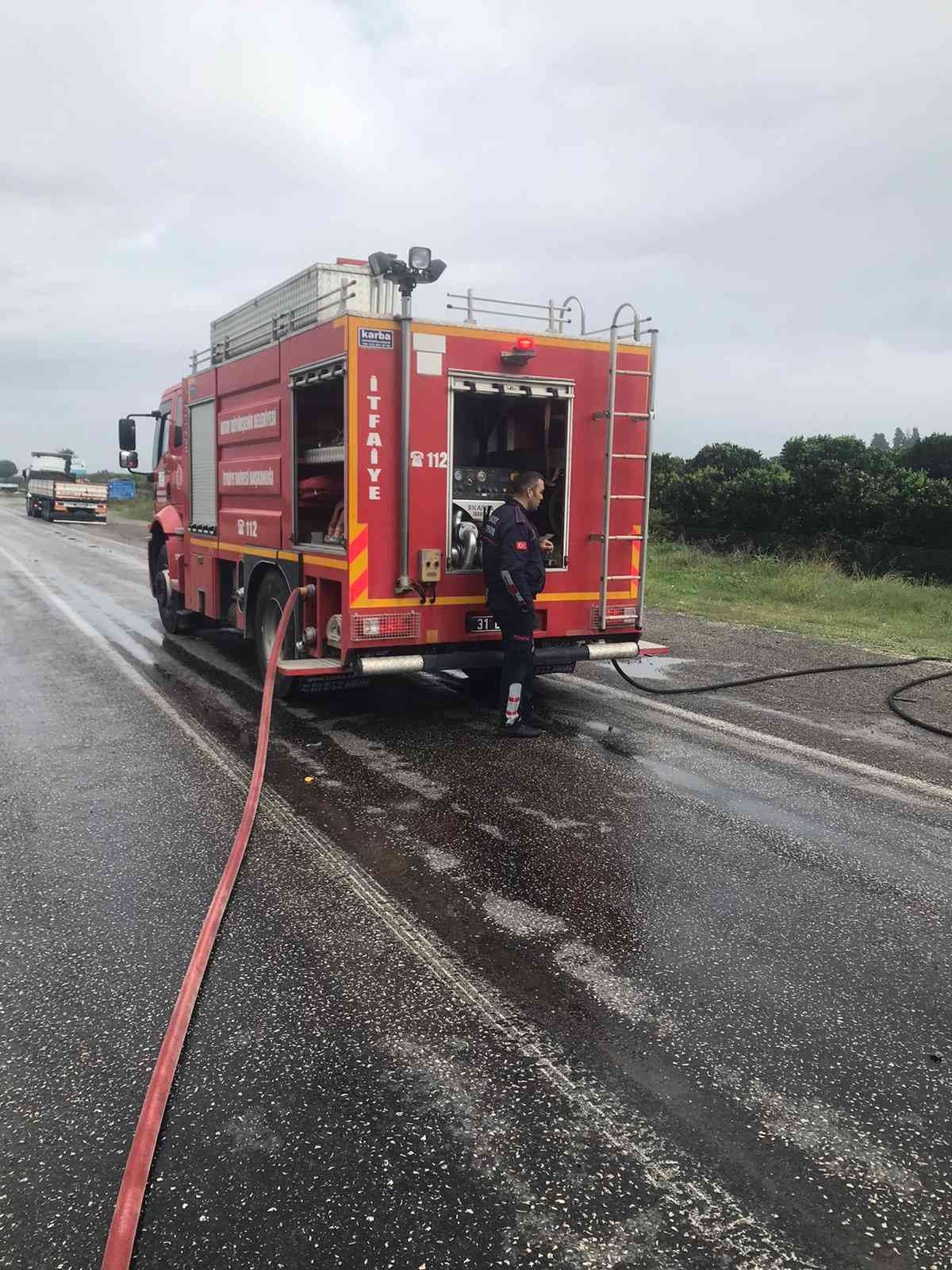 Hatay’da kontrolden çıkan LPG gazı yüklü tanker devrildi