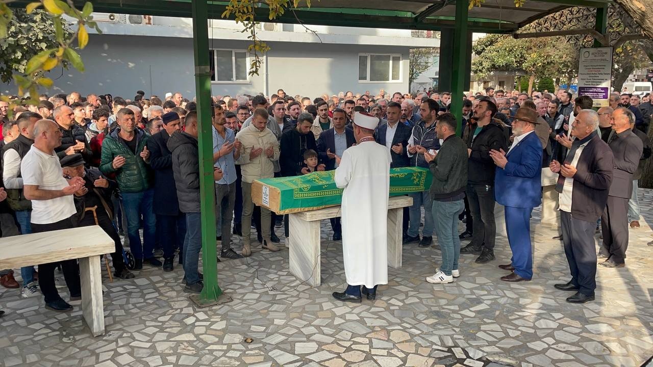 Tabanca ile vurulan fırıncı son yolculuğuna uğurlandı