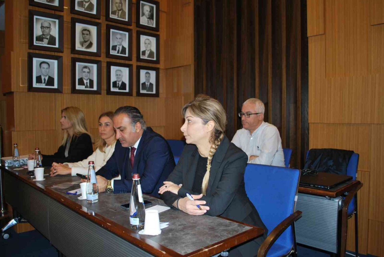 İzmir iş dünyası depremin yaralarını sarıyor