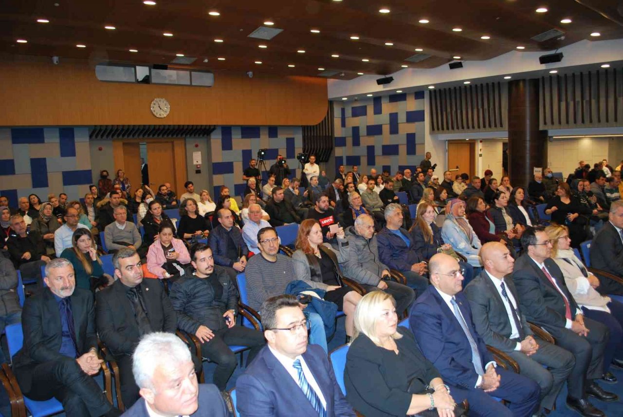 İzmir iş dünyası depremin yaralarını sarıyor