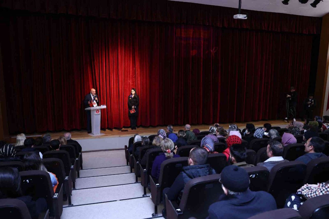 Başkan Altınok: “Kadına yönelik şiddet yiğitlik değil acizliktir"