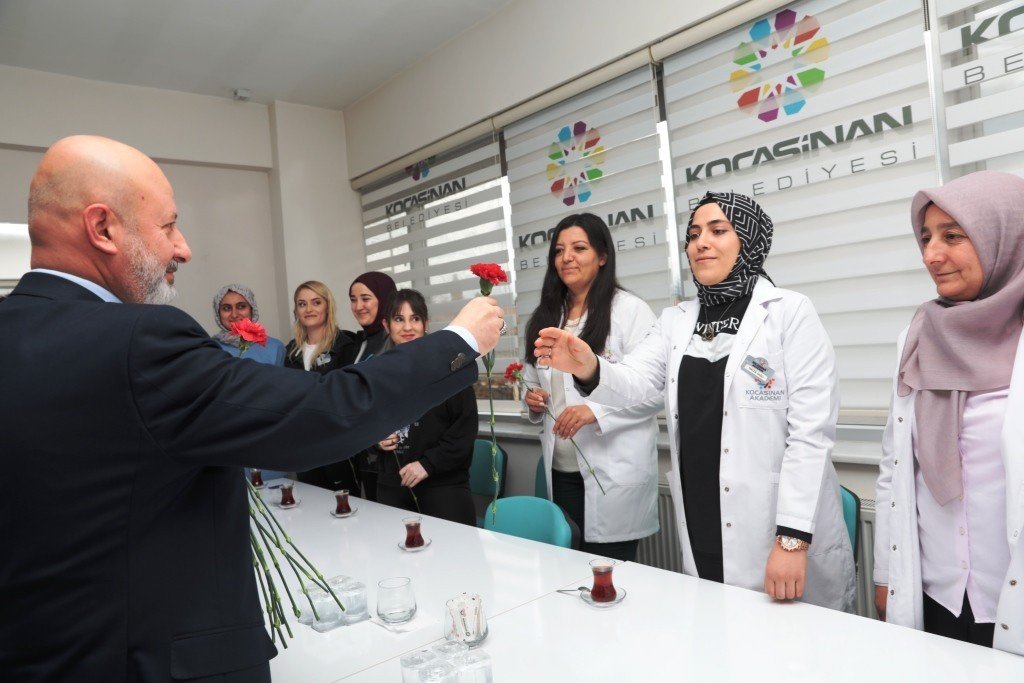 Başkan Çolakbayrakdar’dan Öğretmenlere Anlamlı ziyaret