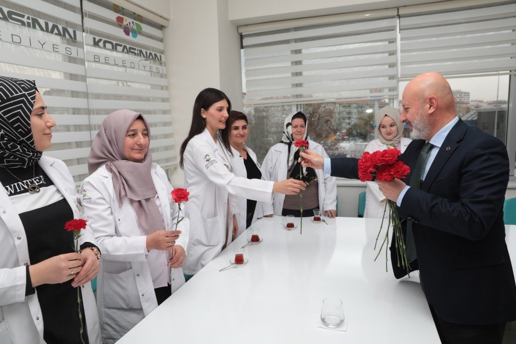 Başkan Çolakbayrakdar’dan Öğretmenlere Anlamlı ziyaret