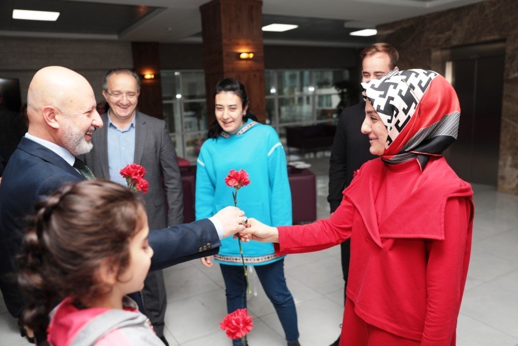 Başkan Çolakbayrakdar’dan Öğretmenlere Anlamlı ziyaret