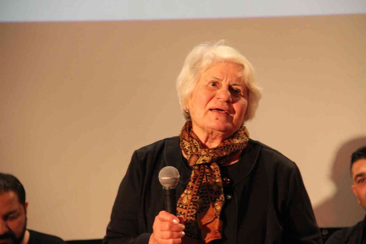 İzmir Kız Lisesinden Öğretmenler Günü konseri