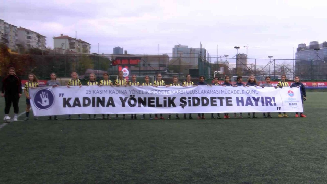 Maltepe’de kadın yönelik şiddete ’BJK-FB Farkındalık Maçı’ ile dikkat çekildi