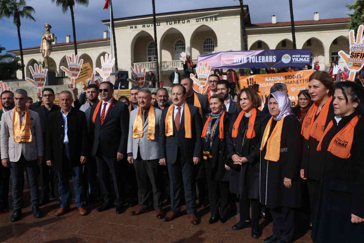 Kadına yönelik şiddete karşı yürüdüler