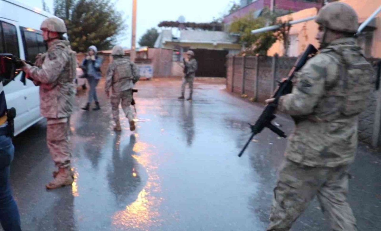 Mersin’de terör operasyonu: 10 gözaltı