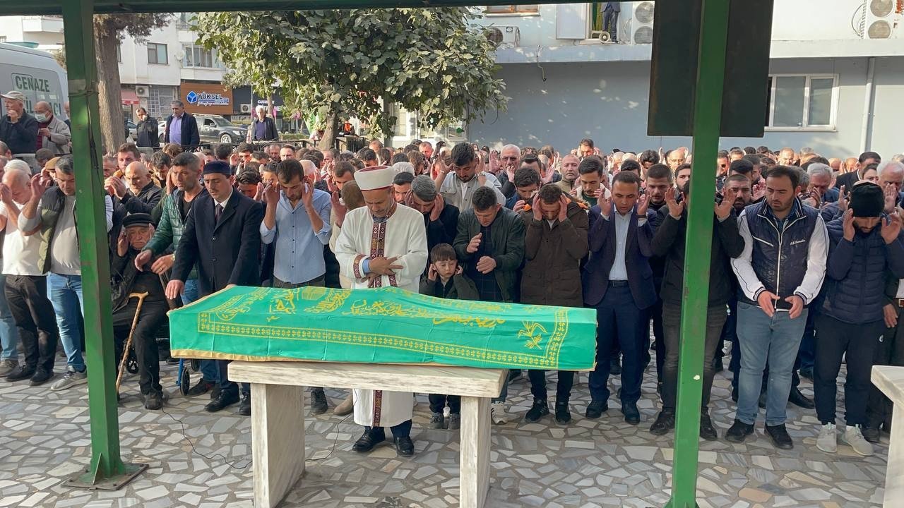 Tabanca ile vurulan fırıncı son yolculuğuna uğurlandı