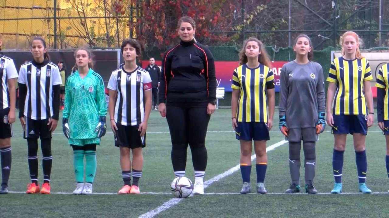 Maltepe’de kadın yönelik şiddete ’BJK-FB Farkındalık Maçı’ ile dikkat çekildi