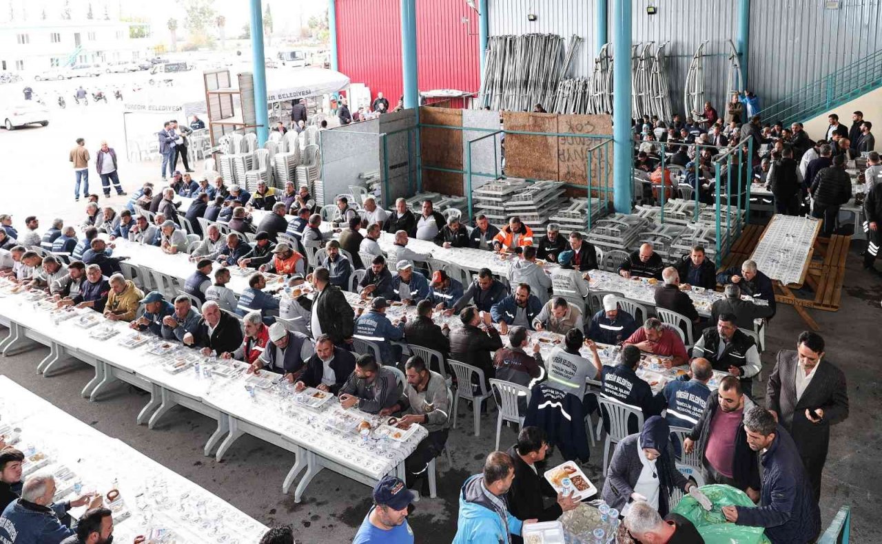 Başkan Kocaispir işçilerle buluştu: "Biz büyük ve güçlü bir aileyiz"