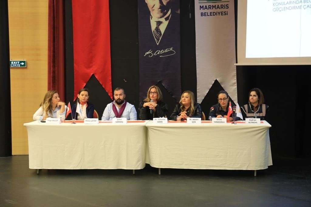 Marmaris’te ‘Kadın Şiddetine Karşı Toplumsal Farkındalık’ paneli düzenlendi