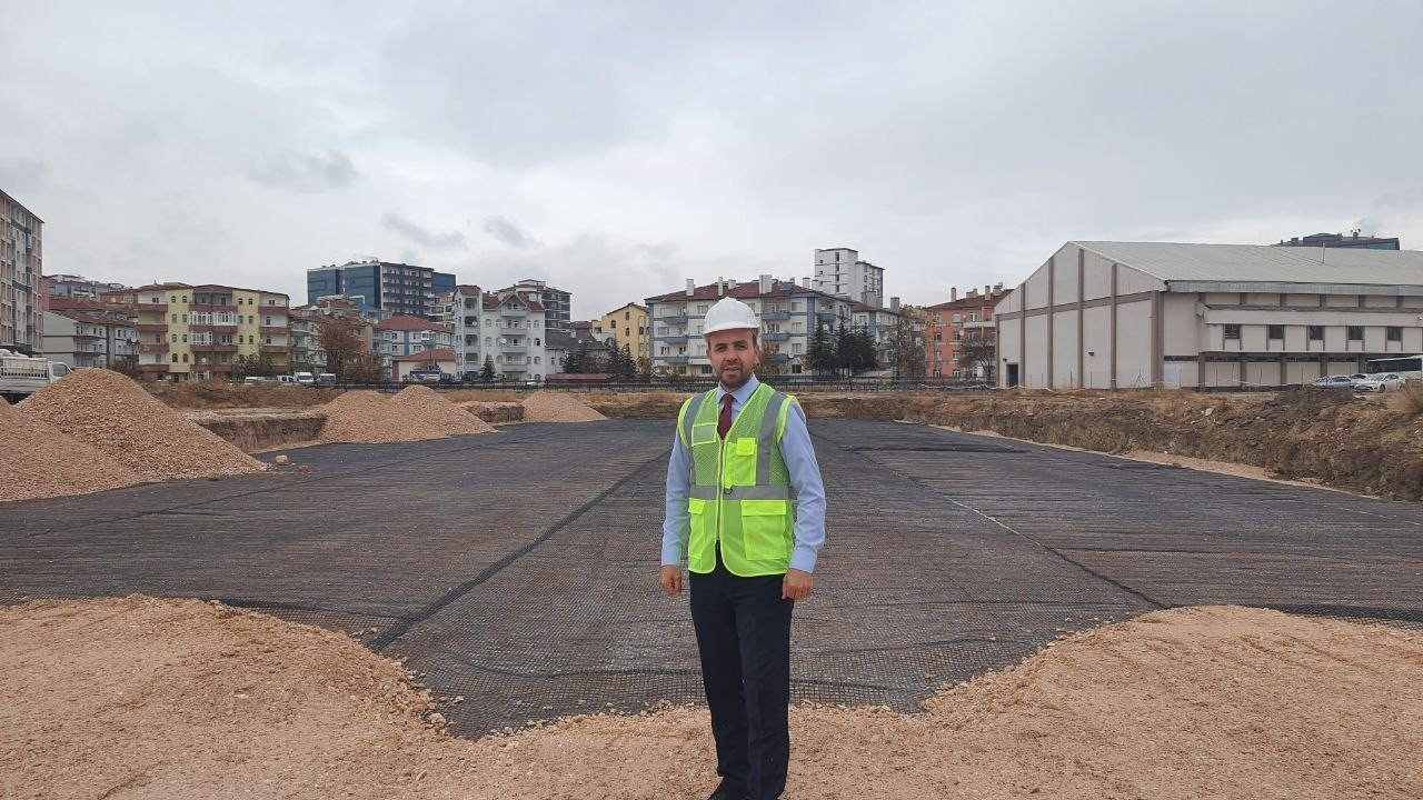 Niğde Stadyumu’nda ilk kazma vuruldu