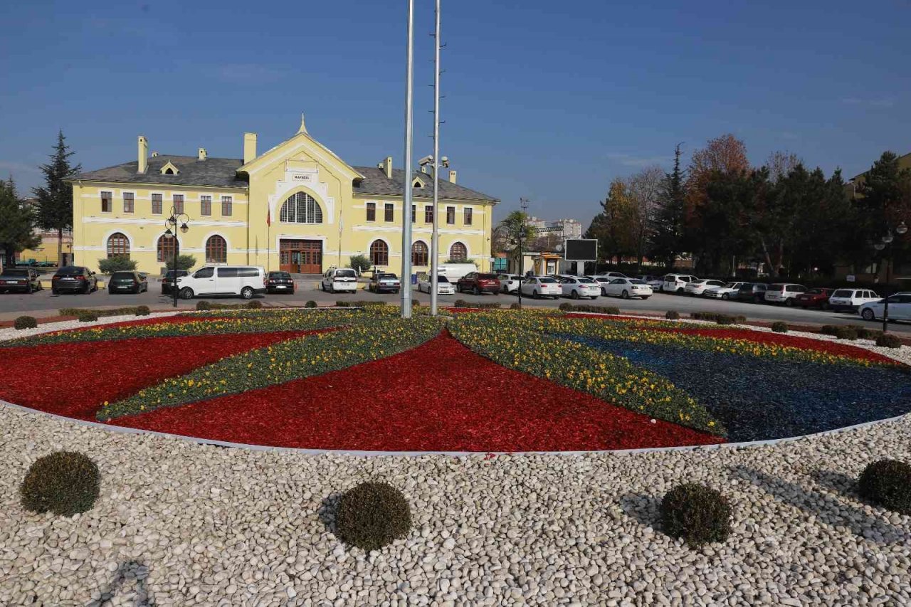 Büyükşehir, Peyzaj Çalışmaları İle Kent Estetiğini Artırıyor