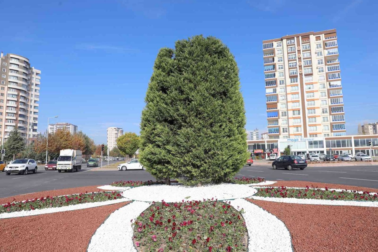 Büyükşehir, Peyzaj Çalışmaları İle Kent Estetiğini Artırıyor