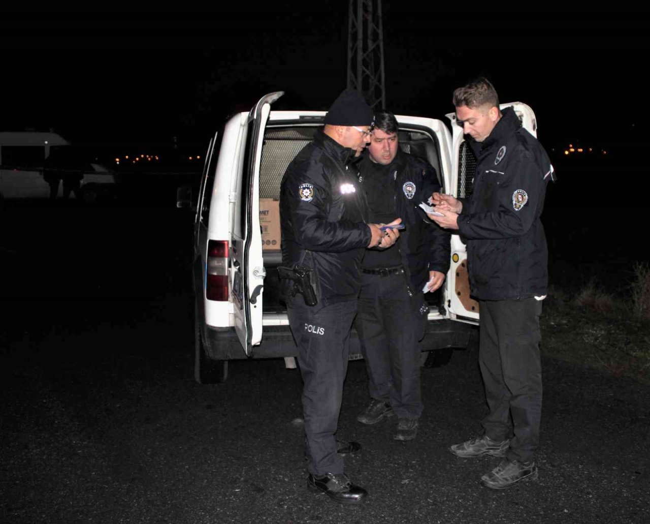 Sahipsiz bavuldan kıyafet çıktı