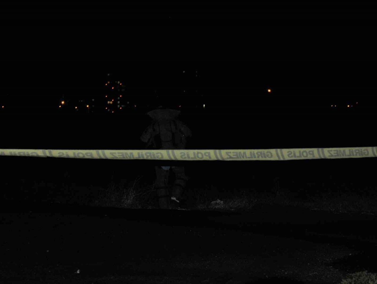 Sahipsiz bavuldan kıyafet çıktı