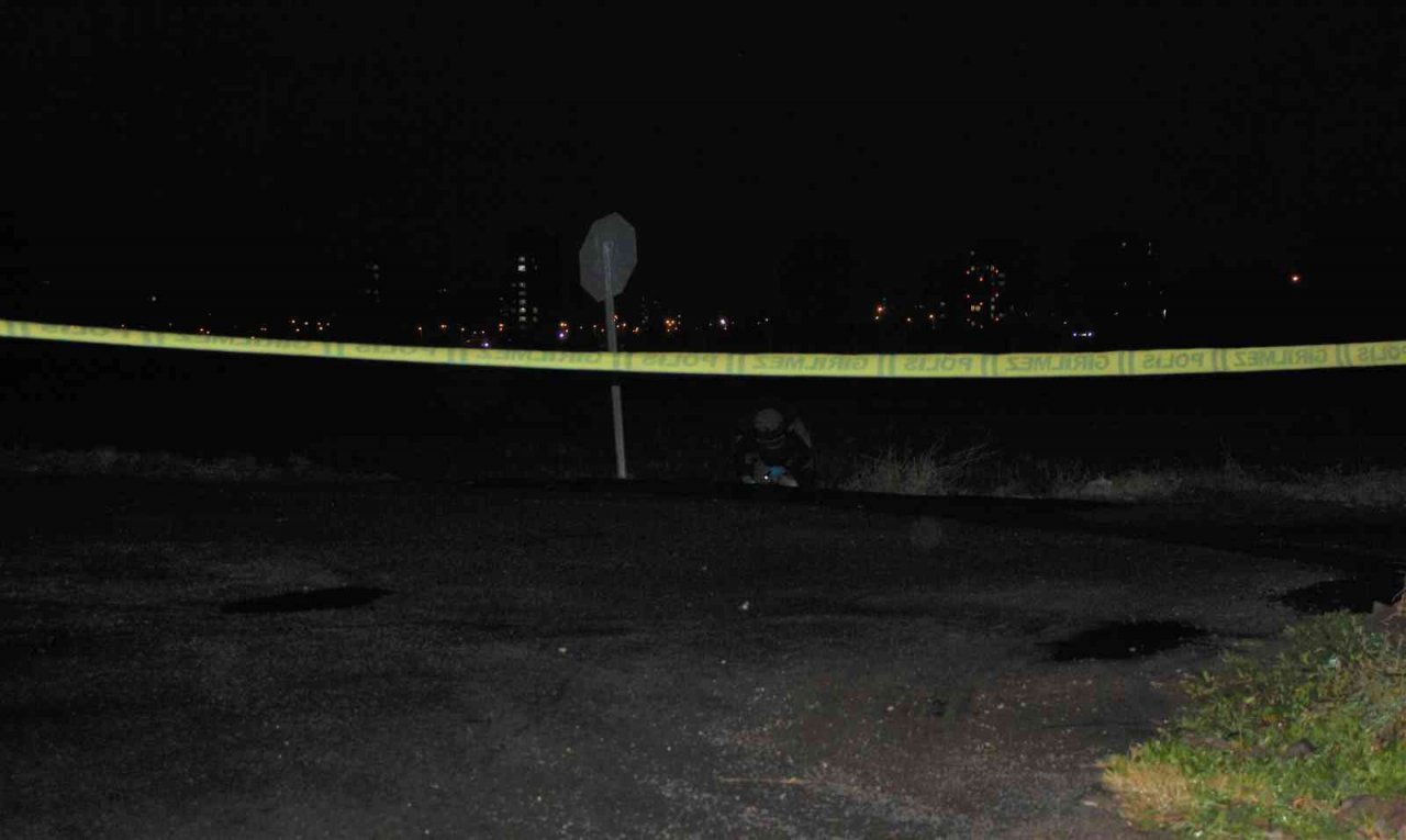 Sahipsiz bavuldan kıyafet çıktı