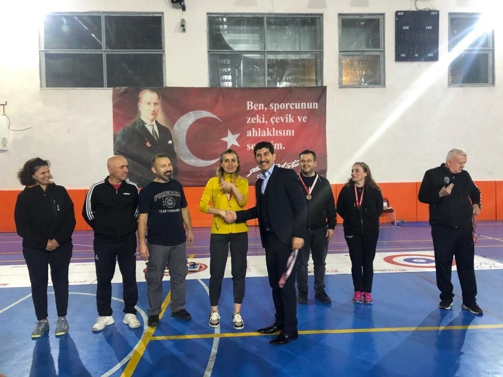 Köyceğiz’de öğretmenler arasında Floor Curling turnuvası yapıldı