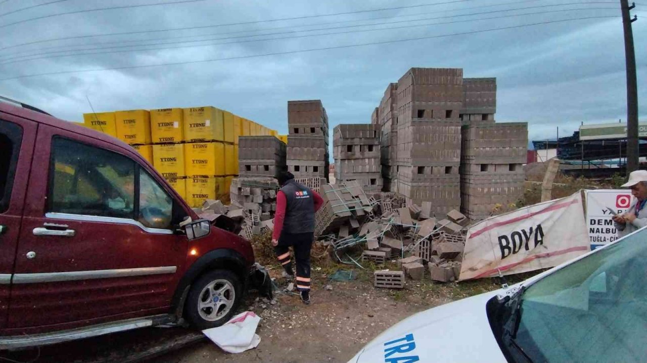 Kontrolden çıkıp birketlere çarptı