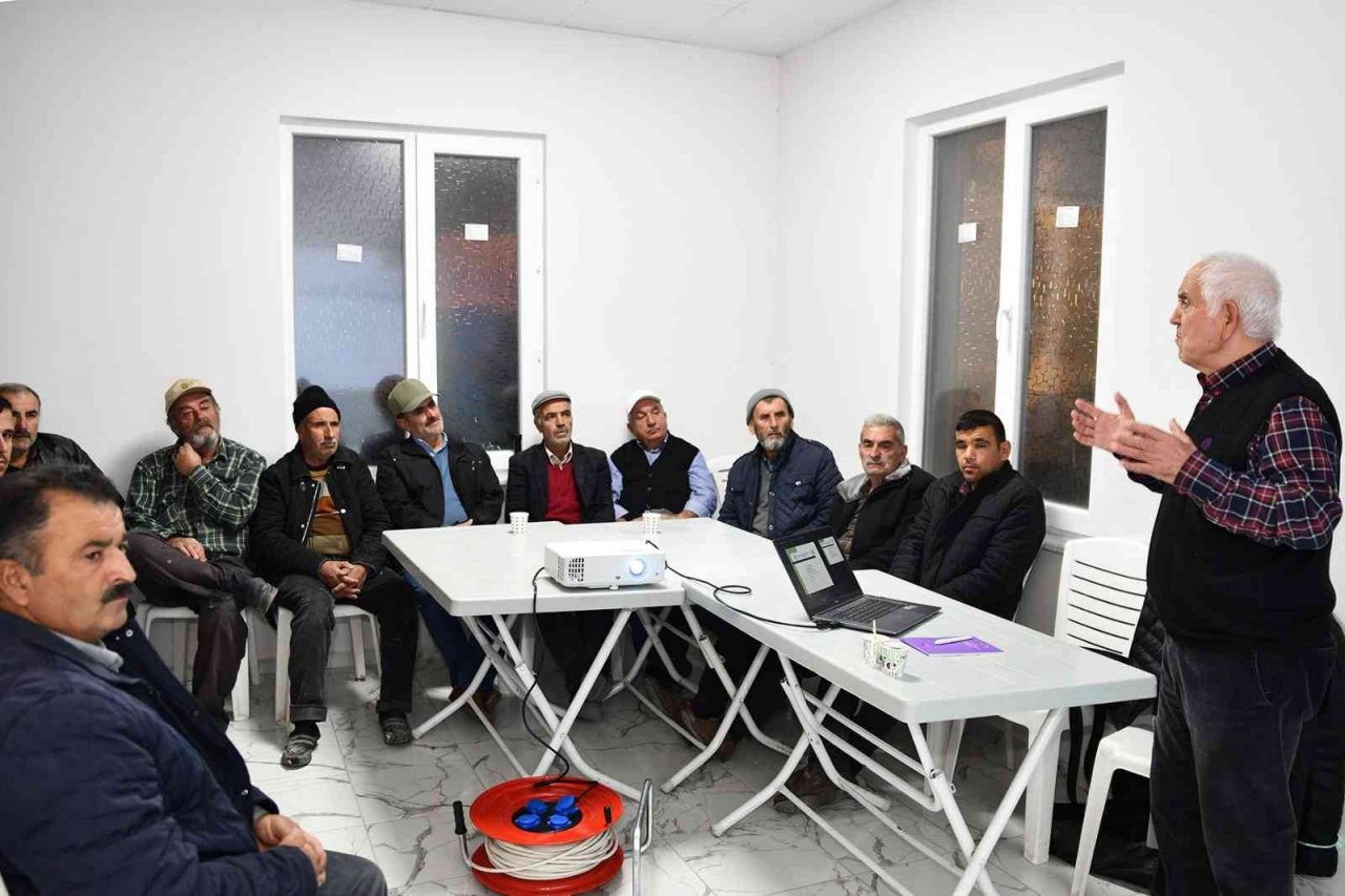Çiftçi eğitim programları devam ediyor