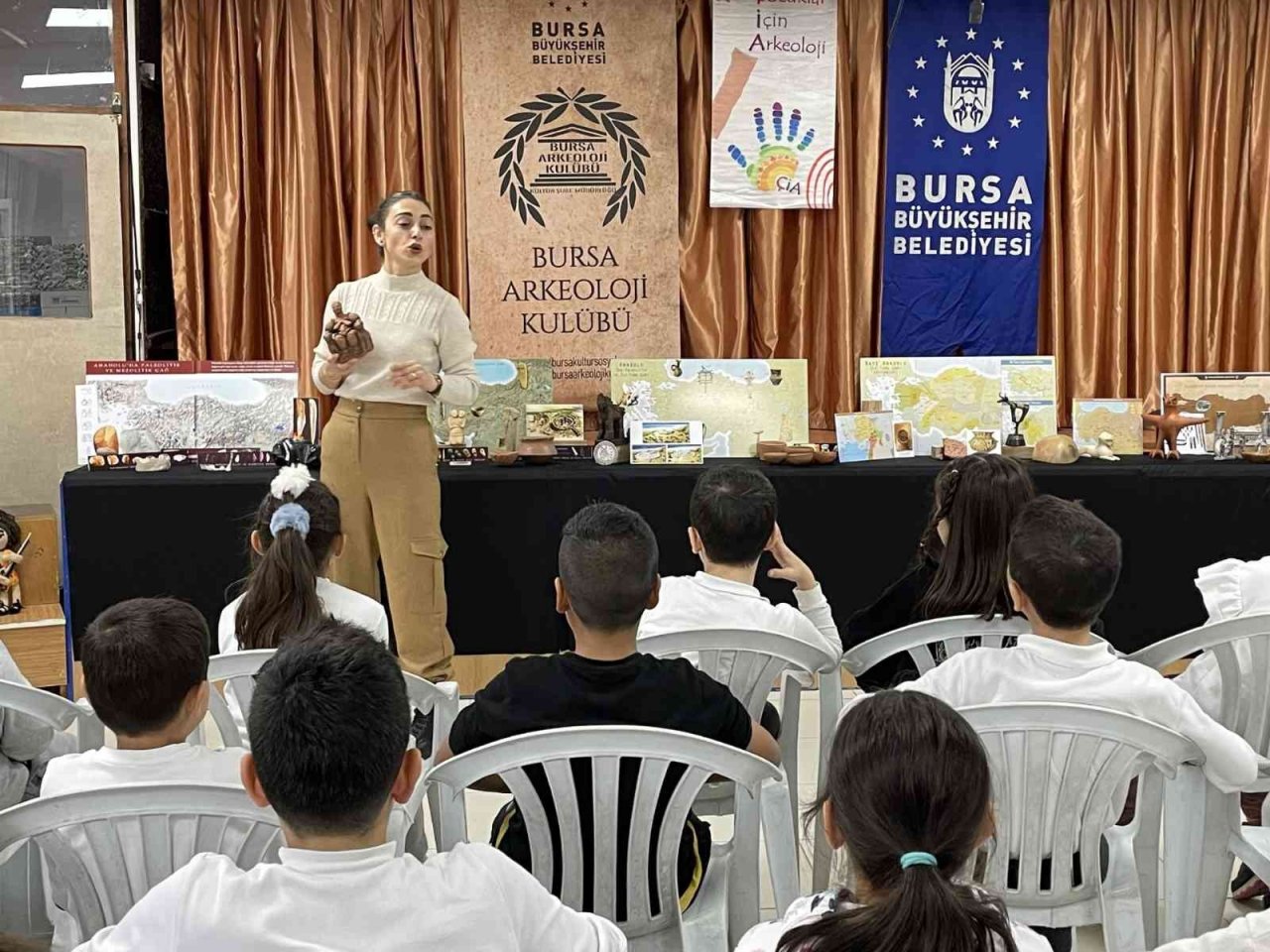 Salonda arkeolojik kazı