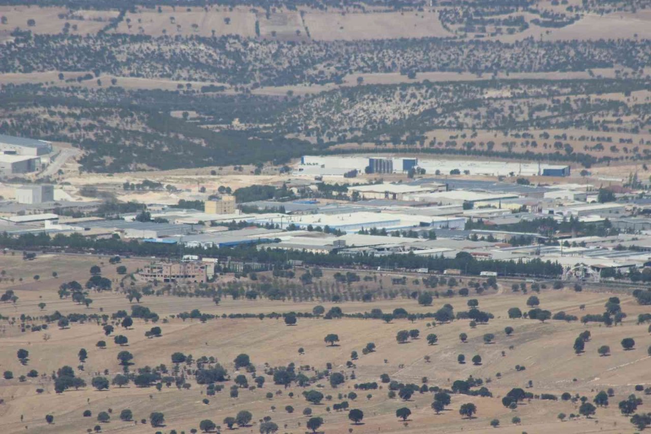 Bakan Kurum’dan memurlara yönelik saldırıya kınama