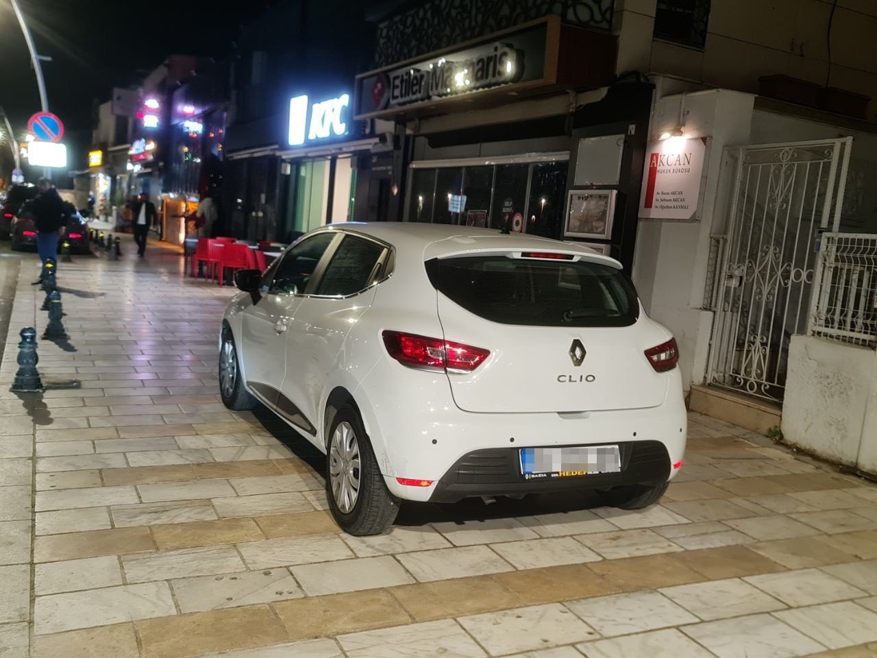 Zabıta ekiplerinden işgalci araçlara ceza