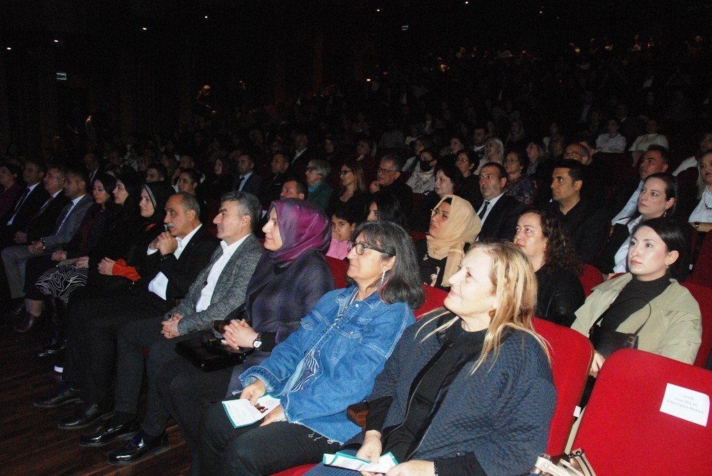 Adana’da "Kadına Yönelik Şarkılar" konseri