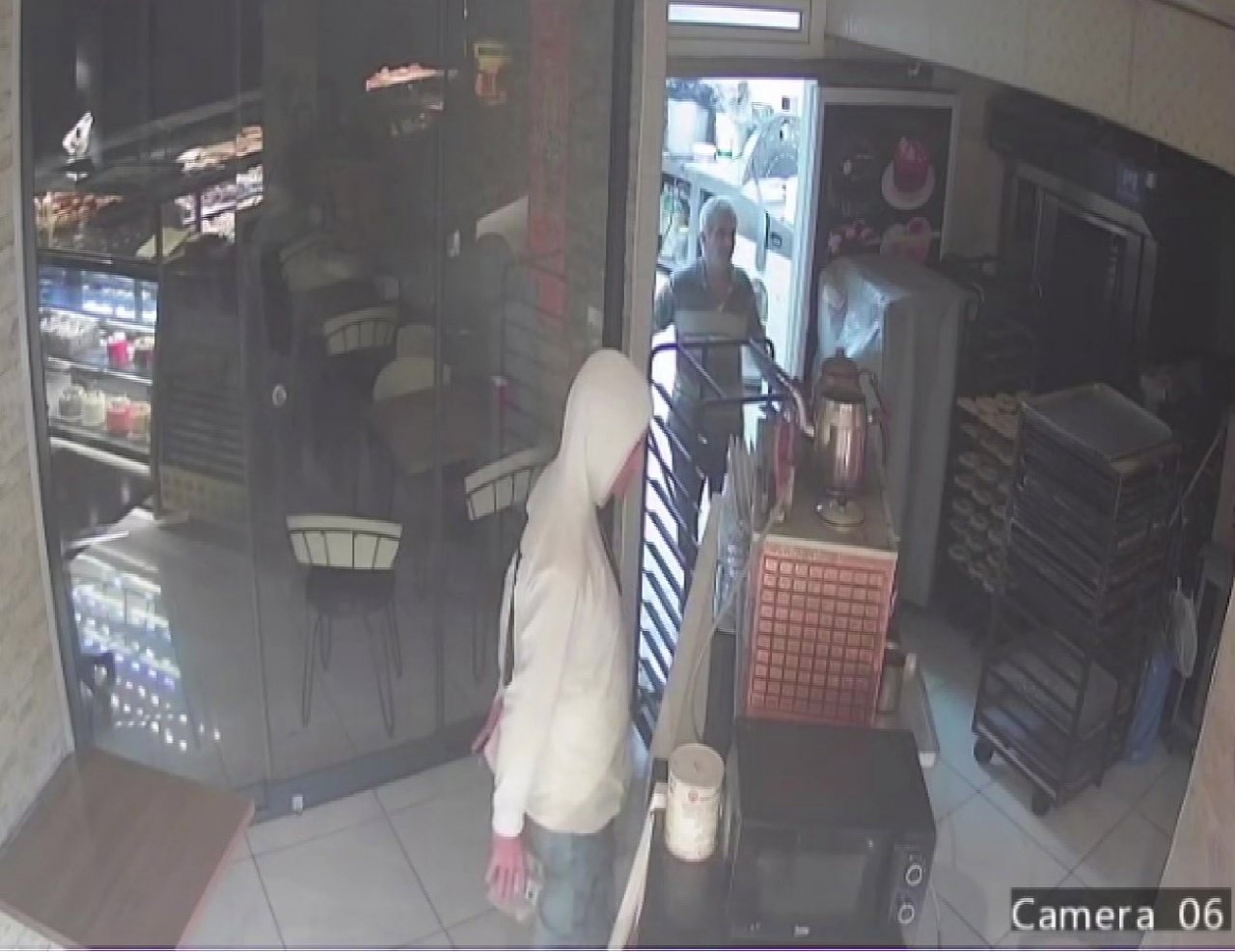 Sadaka kutusunu çaldılar