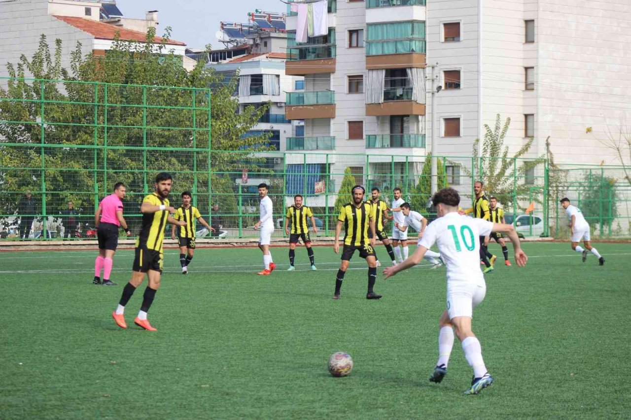 Salihli’de kazanan Aliağa FK oldu