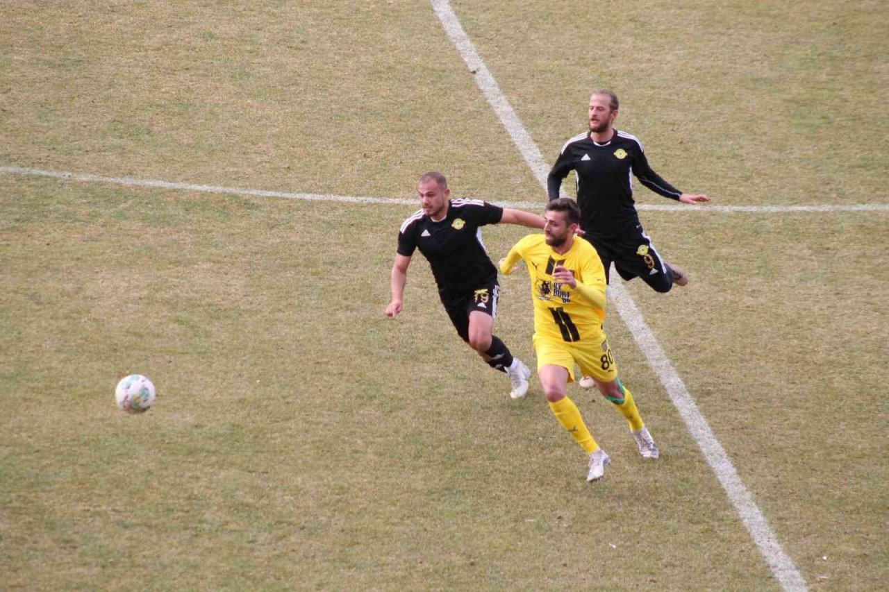 Bayburt Özel İdarespor kendi evinde 7- 0 yenildi