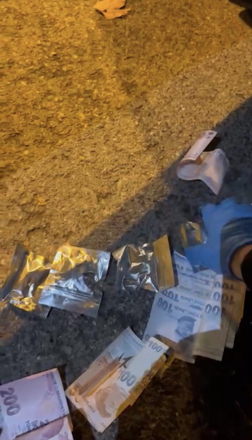 İstanbul’da araçta akılalmaz uyuşturucu düzeneği: Polis yaylı zulayı kulaklıkla çözdü