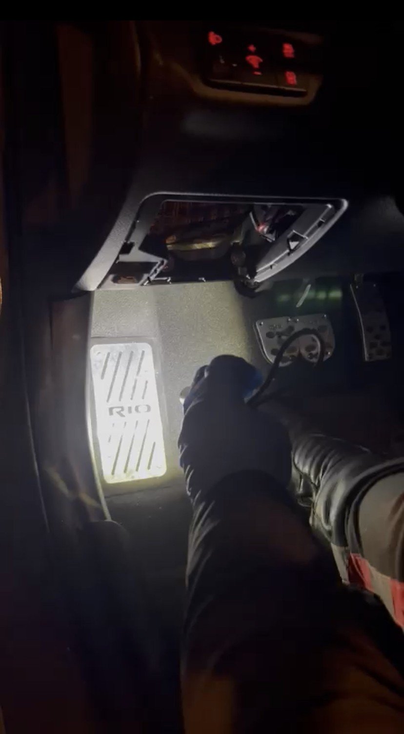 İstanbul’da araçta akılalmaz uyuşturucu düzeneği: Polis yaylı zulayı kulaklıkla çözdü