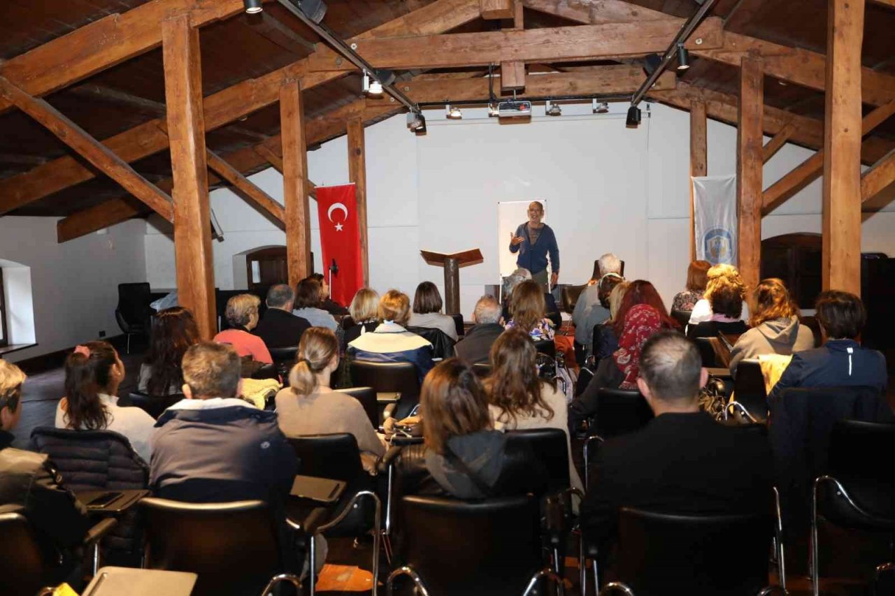 Selçuk’ta ‘Şiddetsiz İletişim Atölyesi’