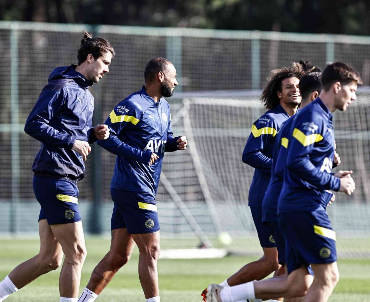 Fenerbahçe hazırlıklarını sürdürdü