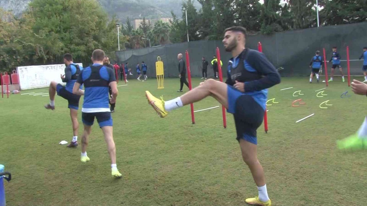 Lütfü Savaş: "Hedefimiz ligi ilk 10’da bitirmek"