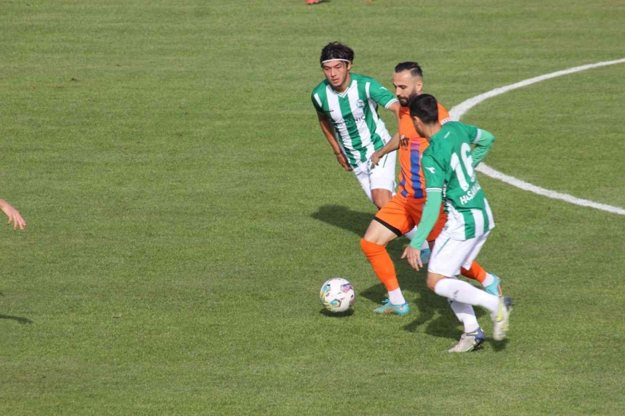 TFF 2. Lig: İskenderunspor: 1 - Serik Belediyespor: 1