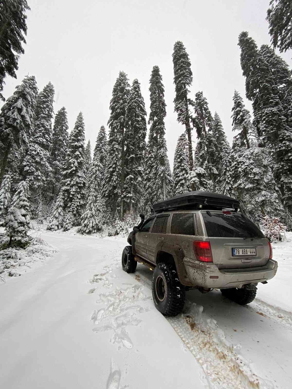 Karabük’te kar kalınlığı 10 santimetreye yaklaştı