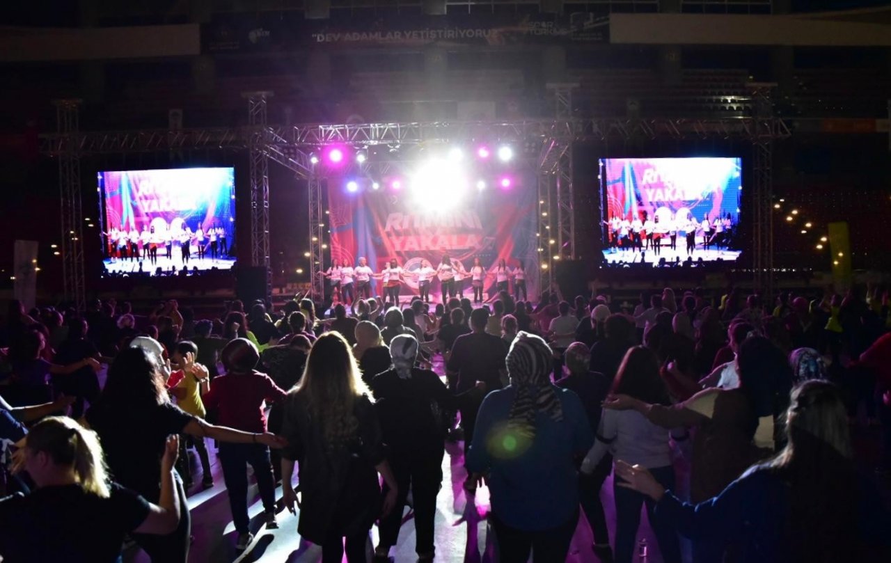 Büyükşehir SPOR A.Ş. ile yüzlerce kadın ritmi yakaladı