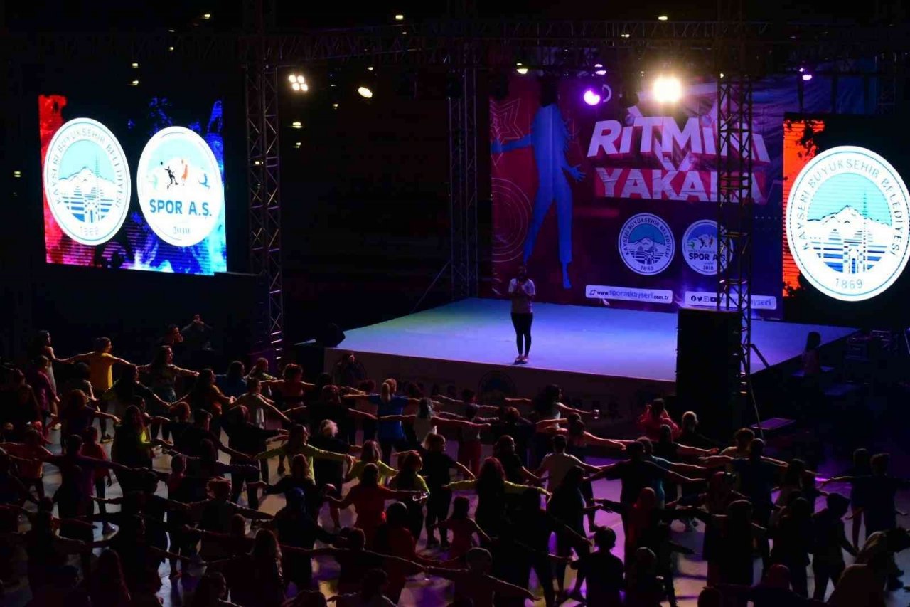 Büyükşehir SPOR A.Ş. ile yüzlerce kadın ritmi yakaladı
