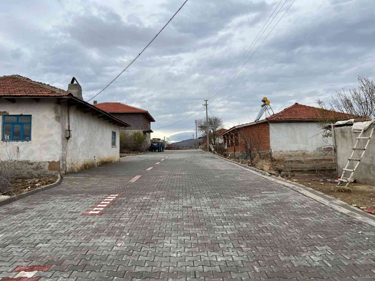 Çıkrıkçı Mahallesi’nde üstyapı çalışmalarına başlandı