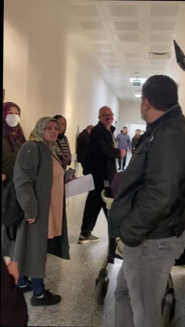 Sancaktepe’de korna çaldığı otomobildekilerin saldırısına uğradı, iki parmağı kırıldı