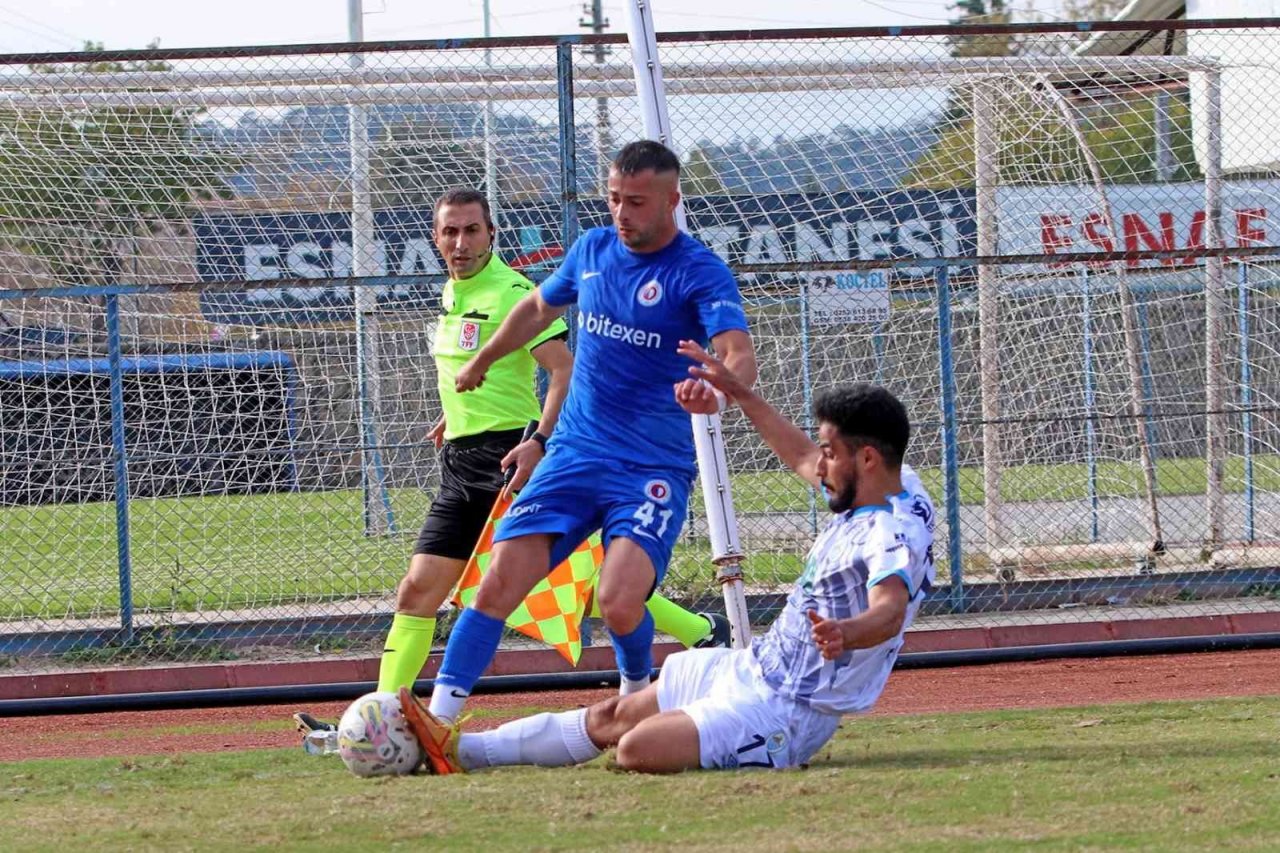 TFF. 2. lig Fethiyespor:1 Pazarspor: 0