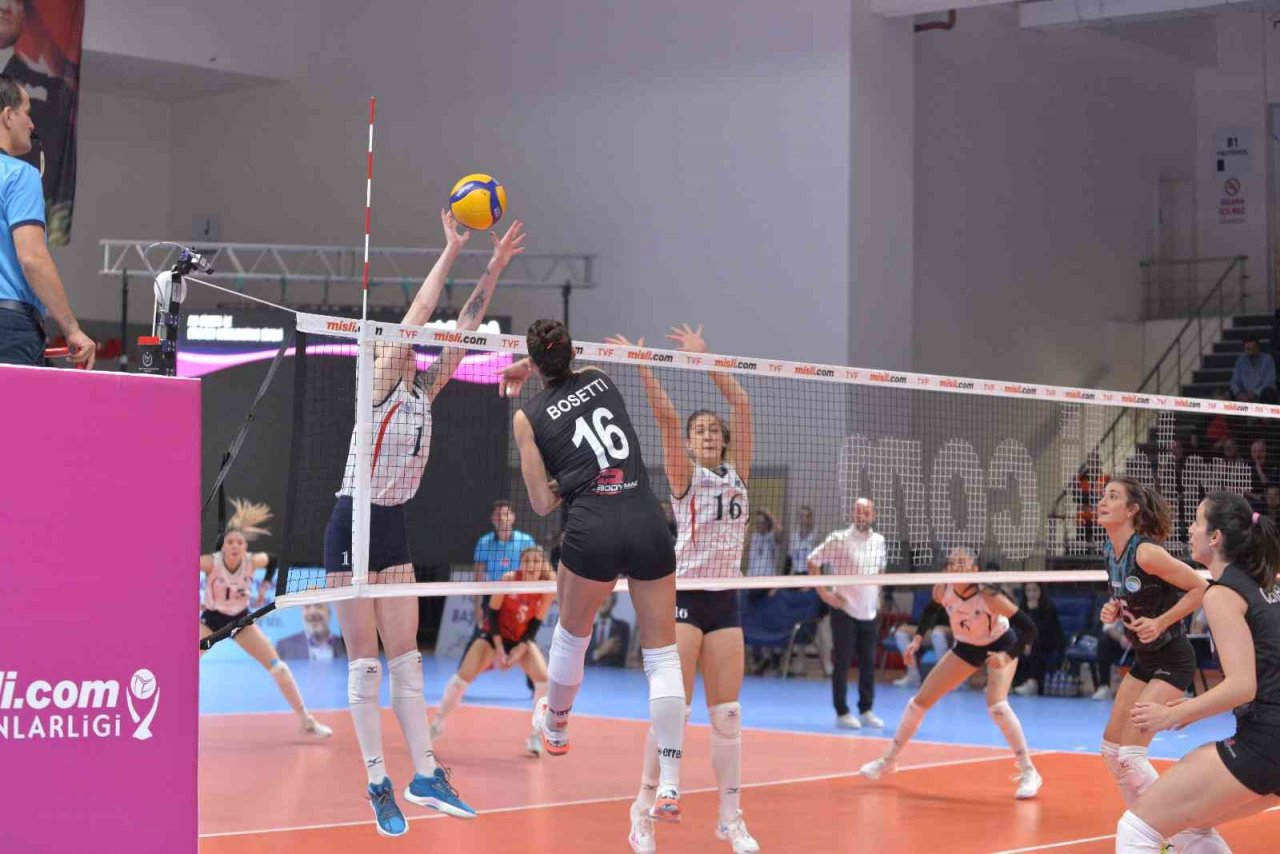 Sultanlar Ligi: Çukurova Belediyesi Adana Demirspor: 3 İlbank: 0