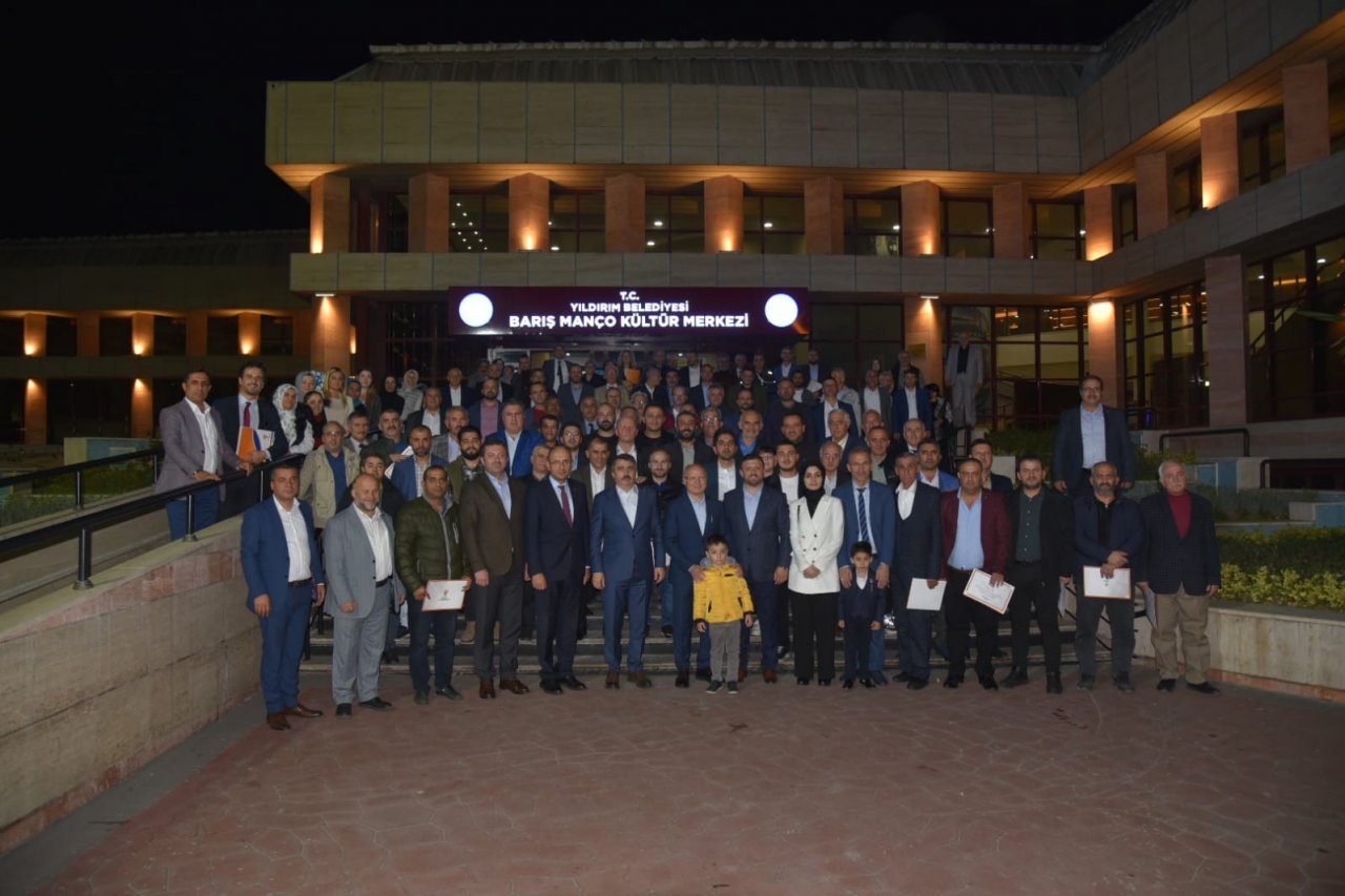 AK kadrolar Bursa’ya doğru hizmetlerin verilmesi için çalışıyor